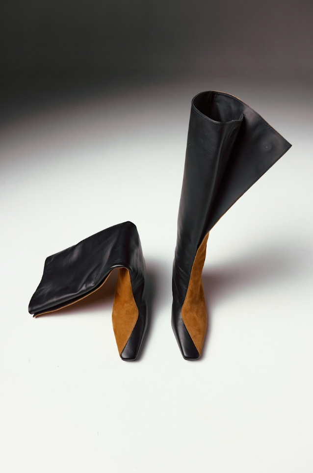 Alter boots in black with ginger velour