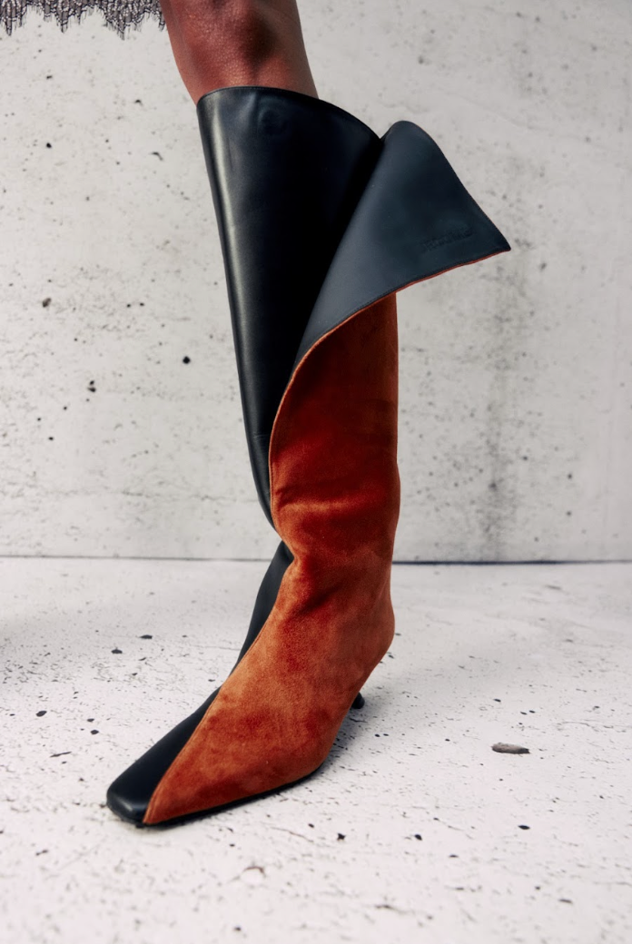 Alter boots in black with ginger velour