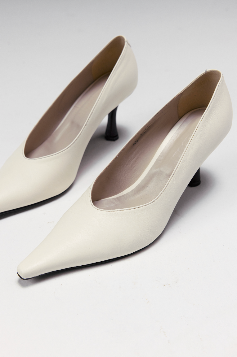 Heels Doves white
