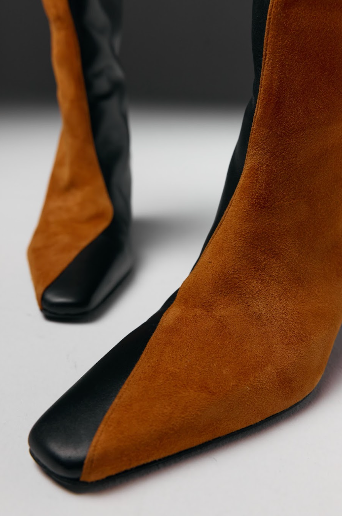 Alter boots in black with ginger velour