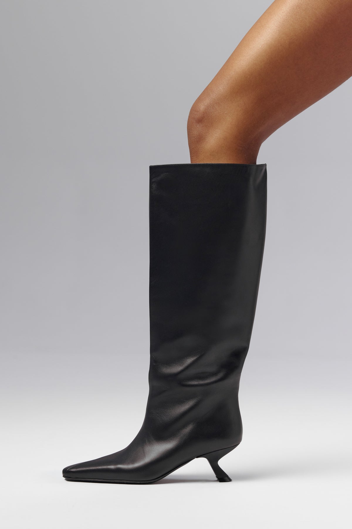 Alter boots black on black