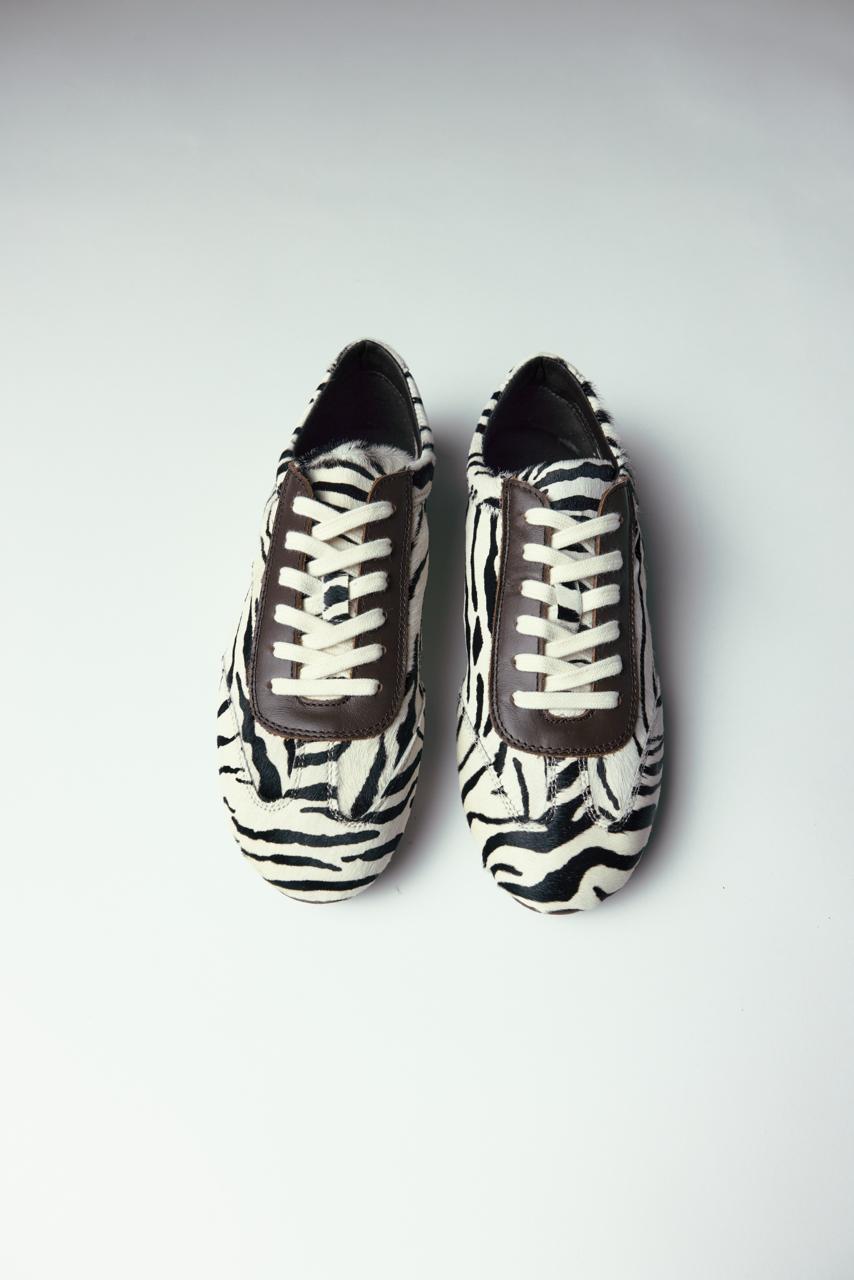 Sneakers Side A: ZEBRA